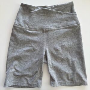 BEYOND YOGA grey criss-cross front grey biker short